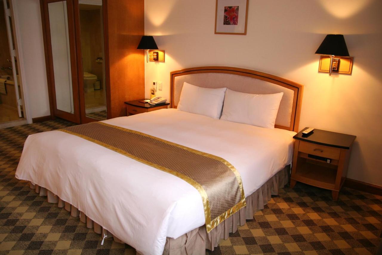 Hometel Hotel Kaohsiung Eksteriør bilde