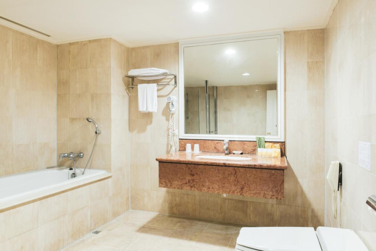 Hometel Hotel Kaohsiung Eksteriør bilde
